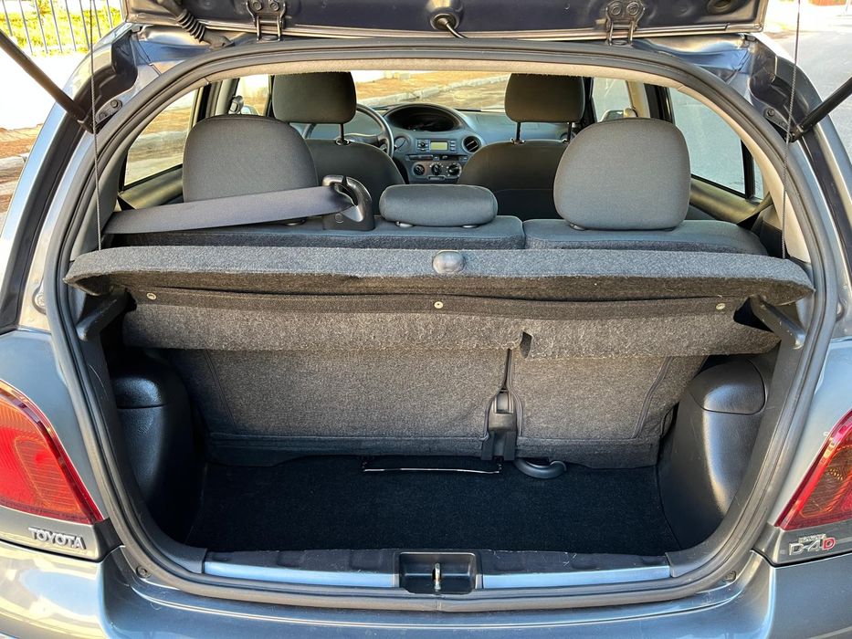 Vendo toyota yaris 1.4 D4-D