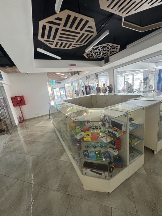 Продаж комерції у ТЦ Київський, Височана, Містечко Центральне