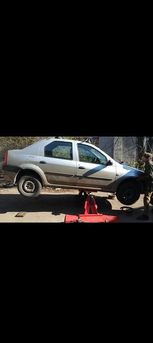 Підйомник автомобільний