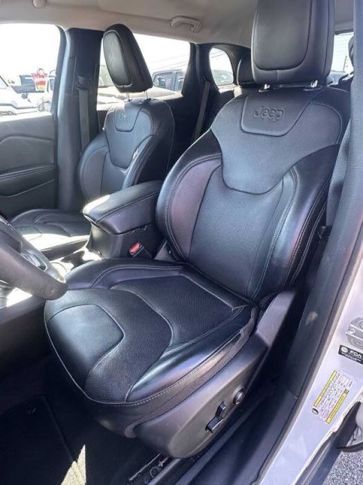 Jeep Cherokee      2022