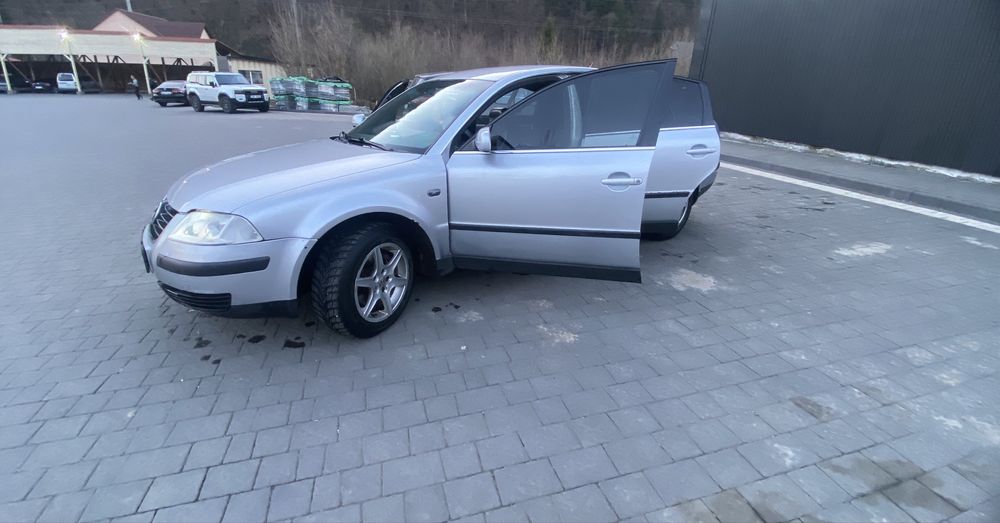 Автомобіль Фольксваген пасат б5+