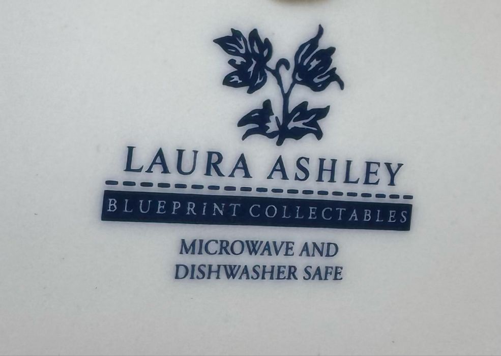 Порцелянова етажерка Laura Ashley, стан ідеальний