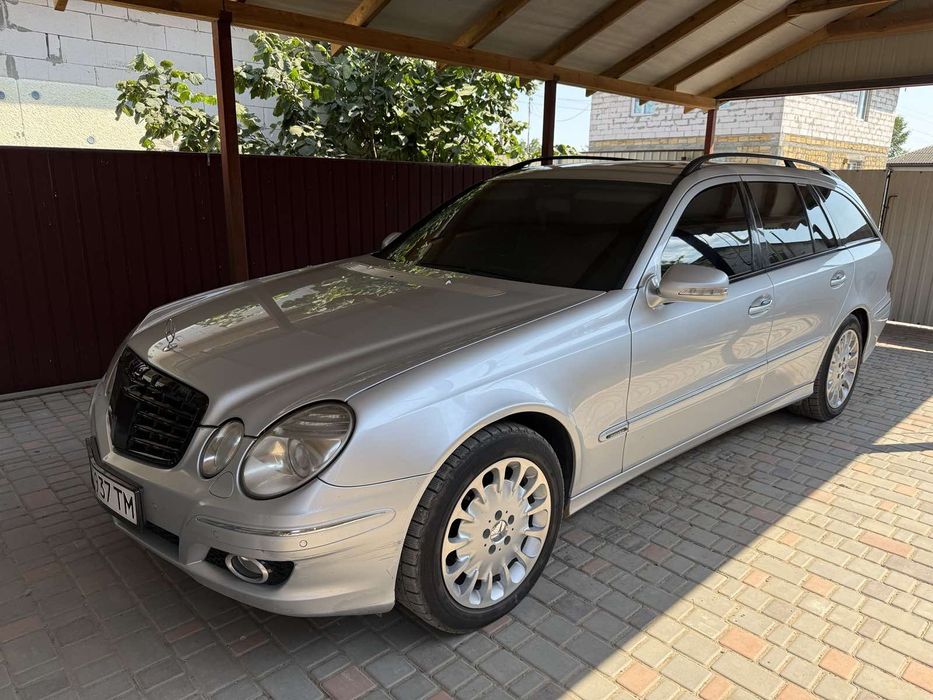 Mercedes-Benz E211 3.0D