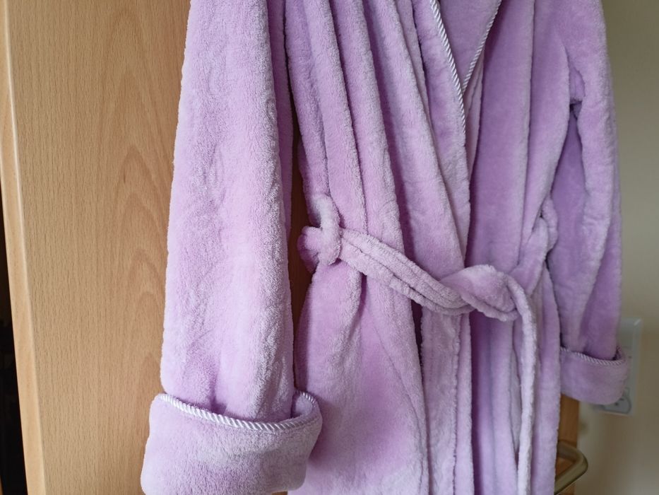 Wrzosowo liliowy tłoczony szlafrok r. M/L