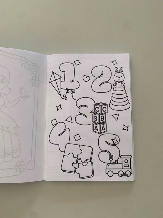 Caderno de colorir infantil A5 Projeto Patas Invisíveis (60 desenhos)