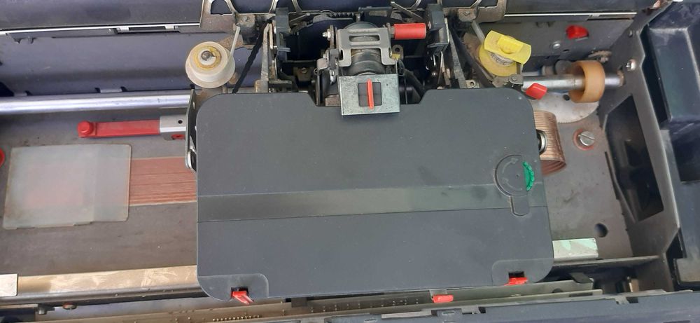 Печатна машинка еле