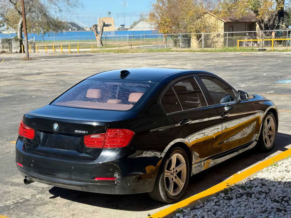 BMW 3 Series 320i      2015