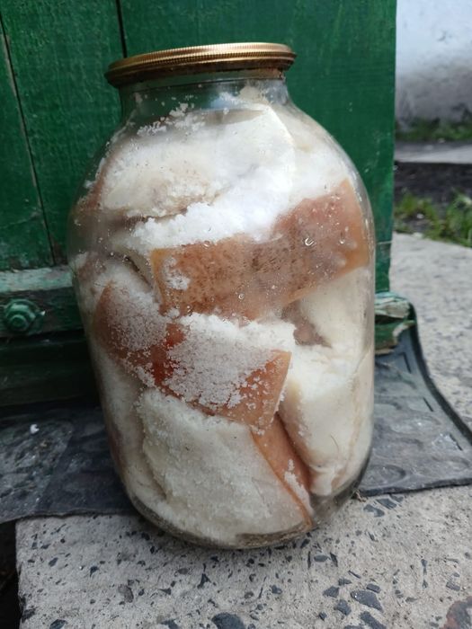 Сало домашнє в банках