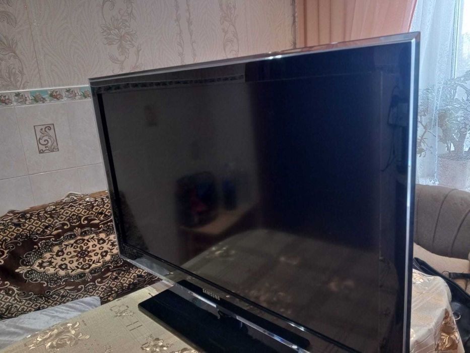 Продам телевізор Samsung 40 дюймів без смарт