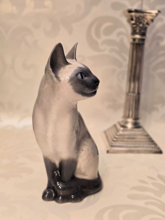 Porcelanowa figurka kot syjamski z manufaktury Royal Copenhagen