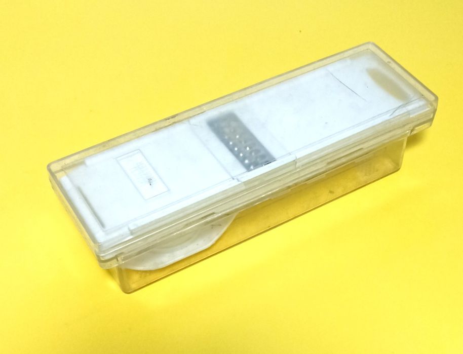 Терка с 4-мя насадками (в контейнере)