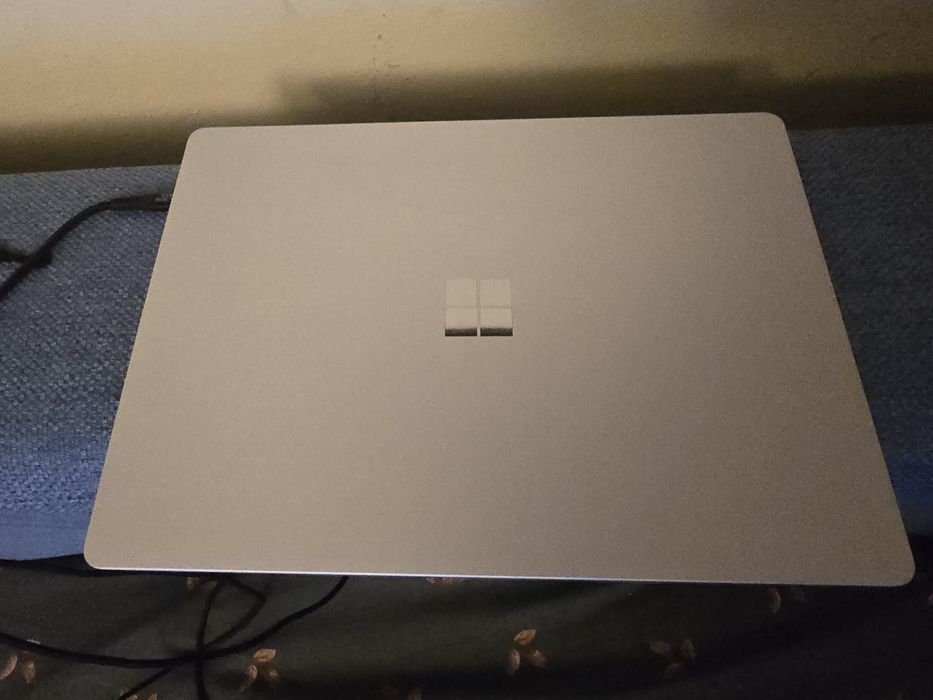 Surface laptop Go mod 1943