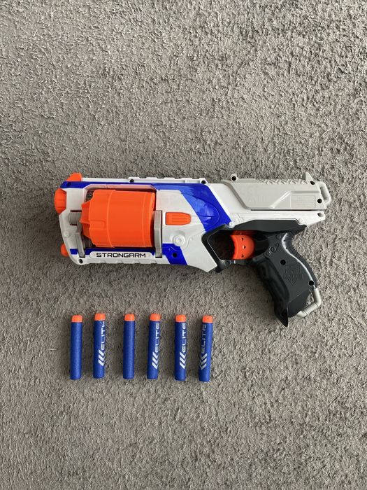 Nerf Strongarm usada