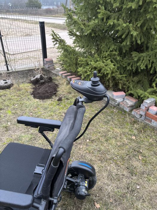 Elektryczny wózek inwalidzki Quickie Q50R