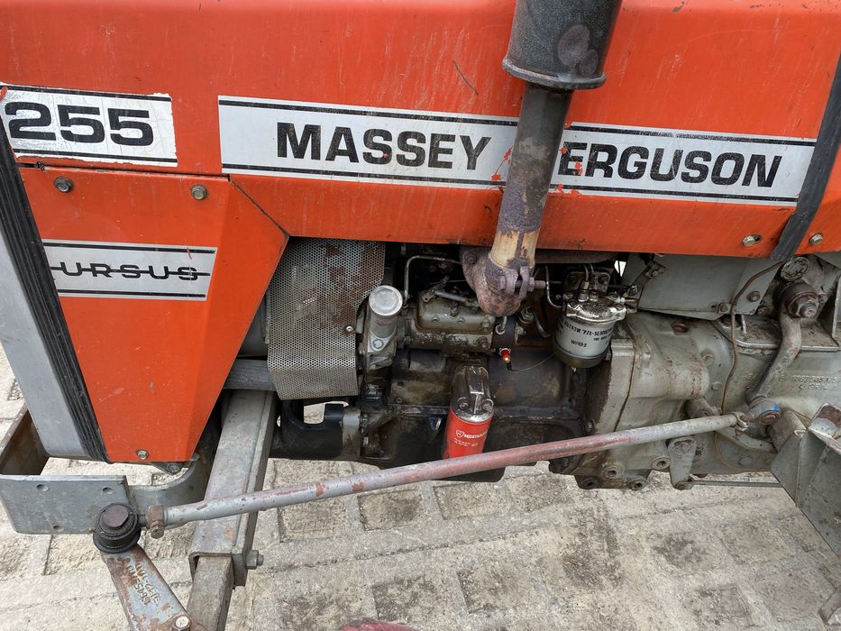 Ciagnik rolniczy MASSEY FERGUSON 255