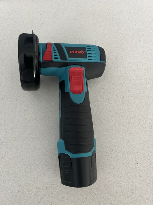 Mini rebarbadora com bateria 12v 4Ah e carregador
