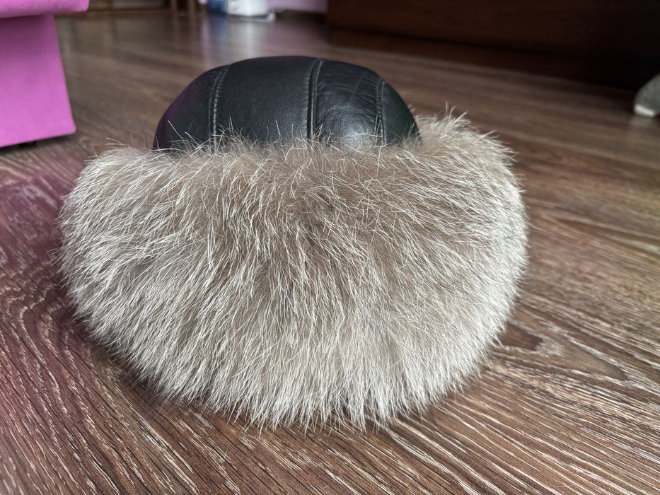 Хутряна жіноча зимова шапка з песца