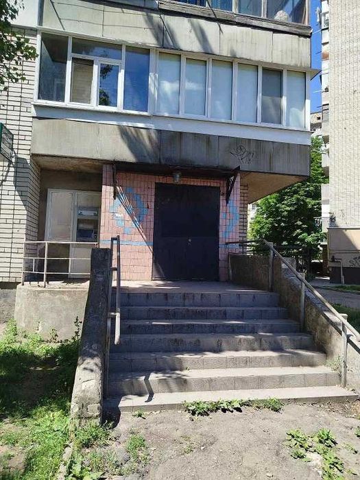 Продаж комерційної нерухомості у Павлограді по вул. Кравченко 4-Д площею 105 м / кв