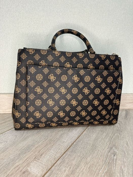 Продам орігальну сумку  GUESS