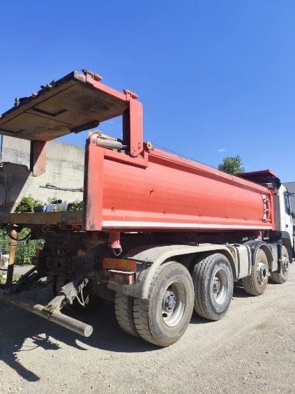 Volvo FMX 8x4 com Bascula