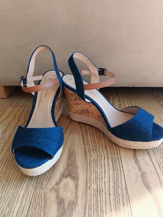 Buty sandały na koturnie koturny