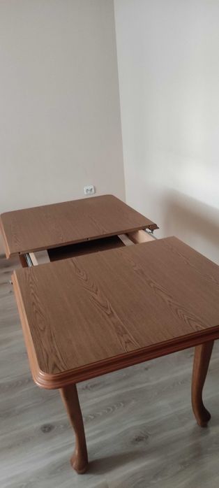 stół rozkładany 140x80 po rozłożeniu 160x80,  4 krzesła, dąb rustykalny