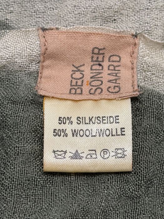 Szal zielony khaki w gwiazdy jedwab silk wełna wool Beck Sönder Gaard