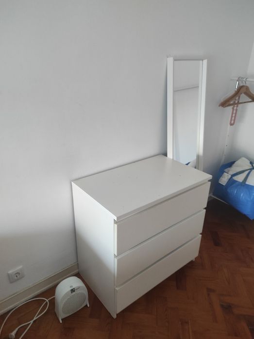 Mobília como nova em Almada Centro