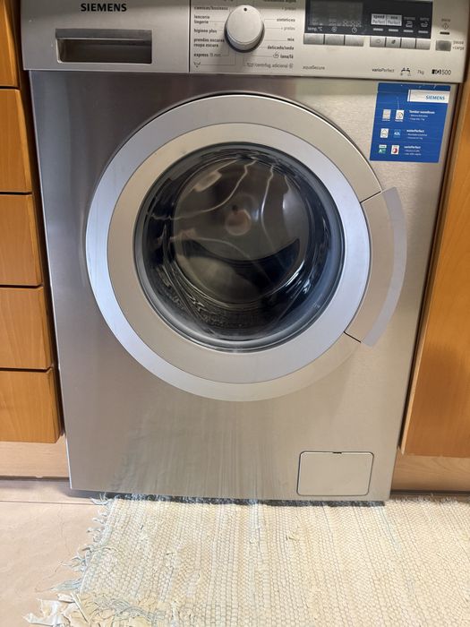 Maquina de lavar siemens iQ 500 / maquina esta a trabalhar ao torcer faz barulho