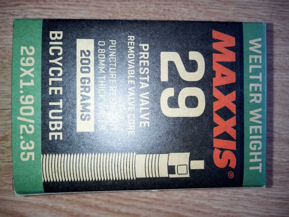 Камера, покрышка Maxxis. Mitas