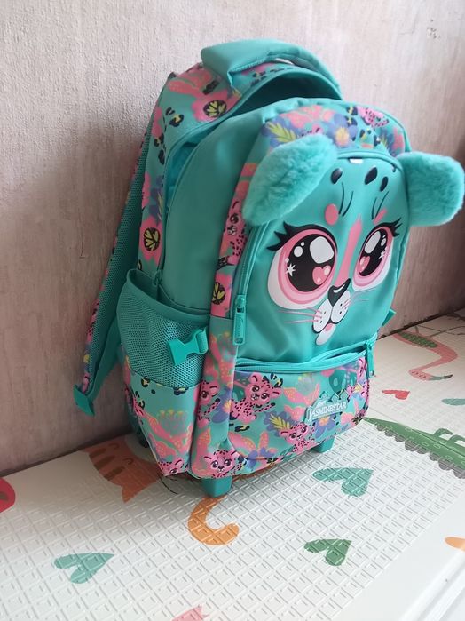 Рюкзак на колесах школьный или дорожный