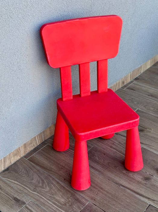 MAMMUT - krzesełko dziecięce IKEA, kolor czerwony