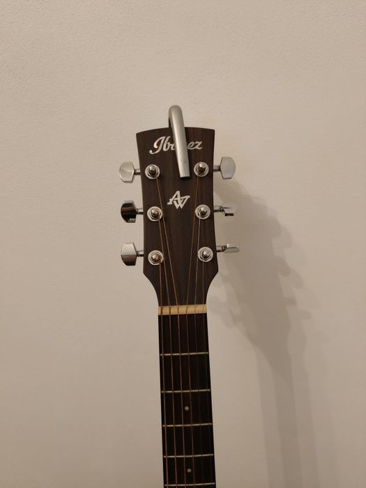 Ibanez AW54CE-OPN + stojak i kapodaster