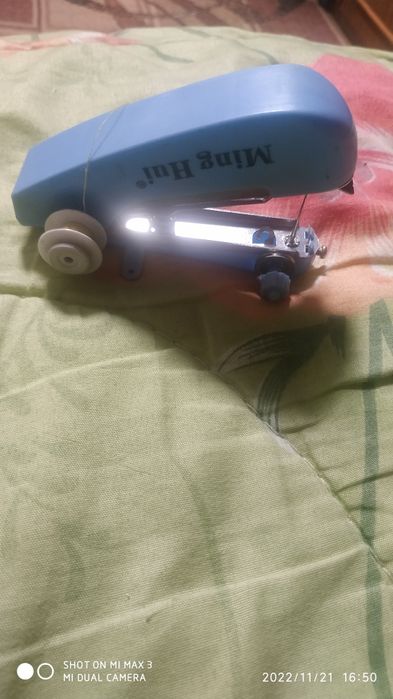 Ручна міні швейна машинка для шиття