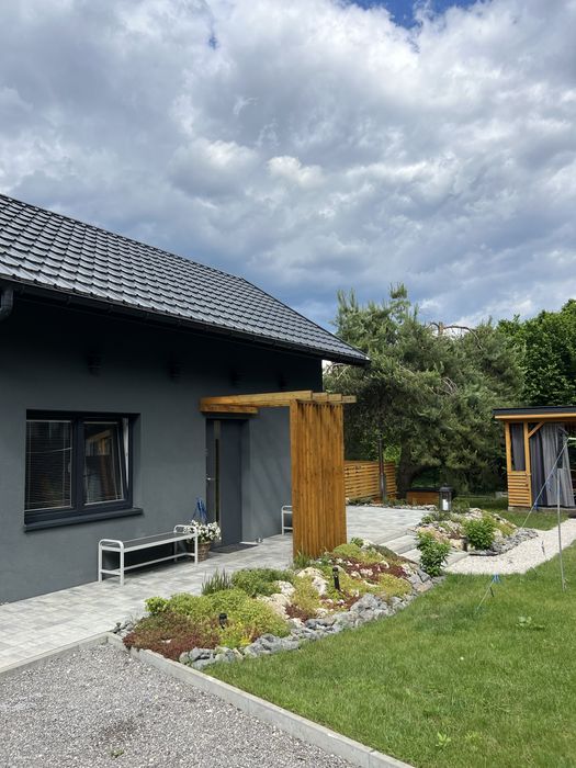 Antracytowe domki z jacuzzi nad Zalewem Chańcza