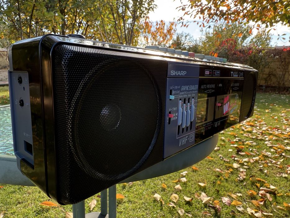 Продам магнитолу SHARP QT-Y8