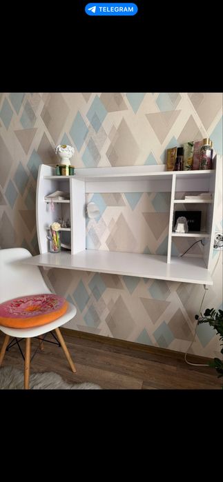 Стол навесной в белом цвете