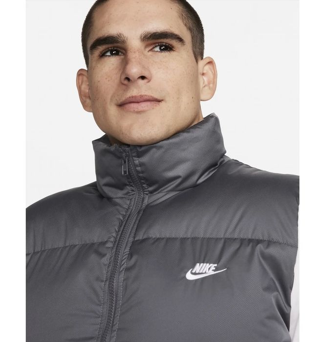 Жилет Nike  CLUB PUFFER VEST . Розмір М
