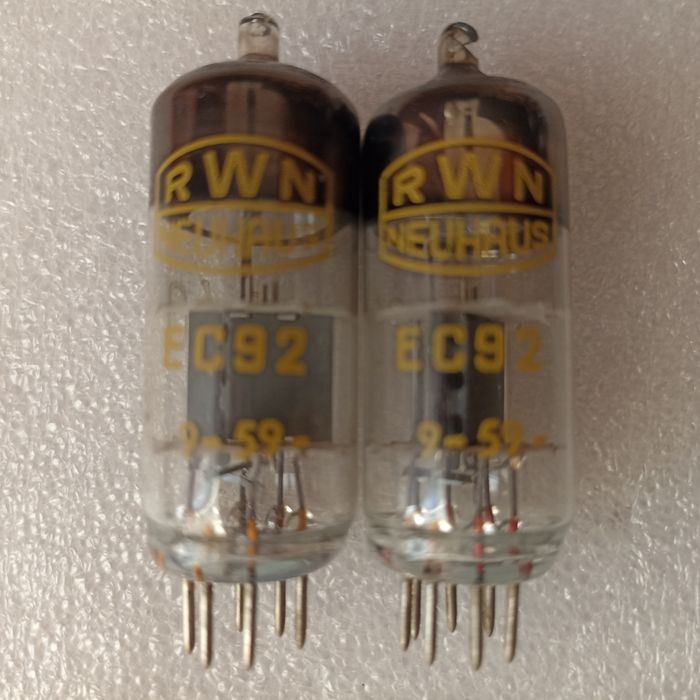 Lampy elektronowe próżniowe
