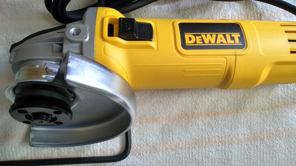 DeWALT DWE4157 Кутова Шліфмашина Болгарка НОВА!