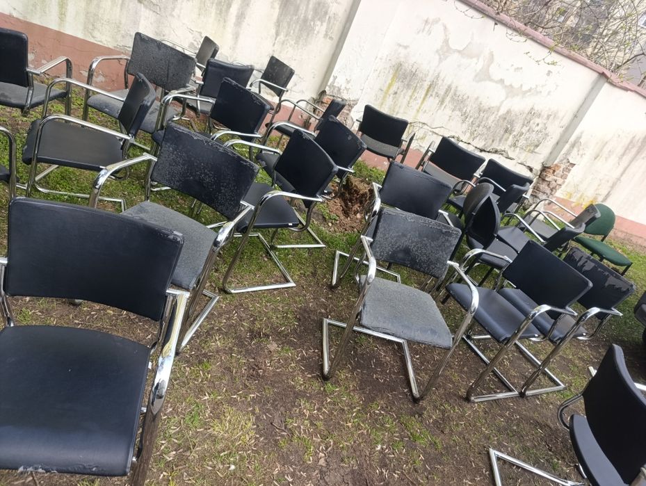 Krzesła stan obić słaby