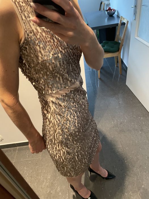 Cekinowa sukienka bardzo ladna