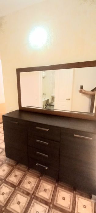 Сдам  3х ком кв  возле Дарницк рынка,убежище в доме ,6 эт бойлер