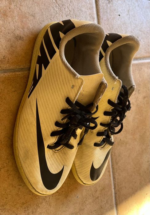 Tênis futsal criança Nike