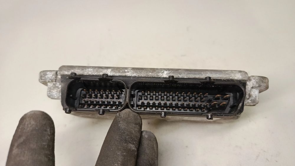 Centralina motor / ECU VOLKSWAGEN Golf VI (5K1)