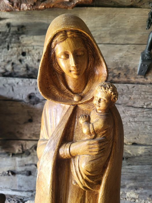 Duża figura Matka Boża z dzieciątkiem Jezus Maryja