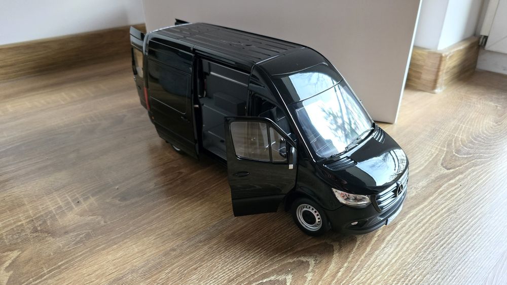 Mercedes Sprinter norev 1/18 minichamps kyosho Otto ottomobile autoart