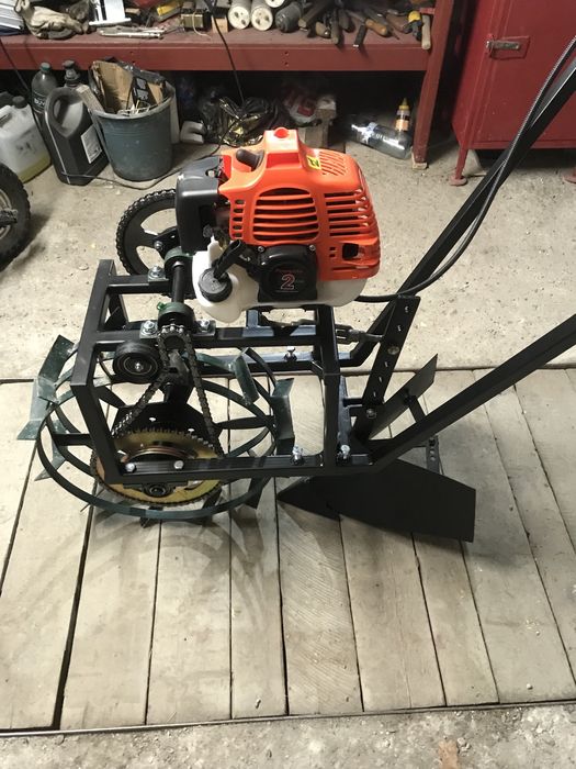 Продам мотопідгортач, мотоокучник.  Ціна без двигуна і окучника (рала)