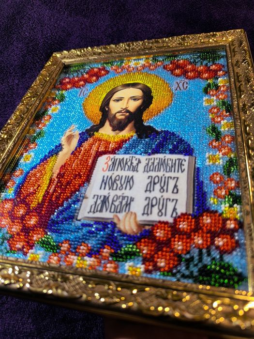 Ікони вишиті бісером