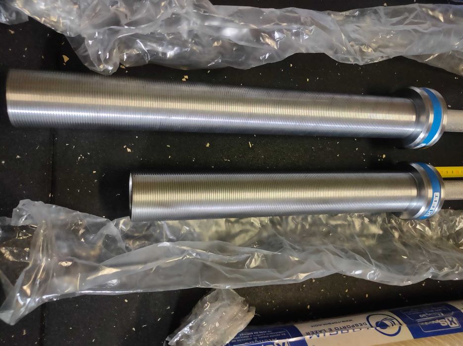 Barra Olímpica XFit Premium Competition 20Kg e 15Kg